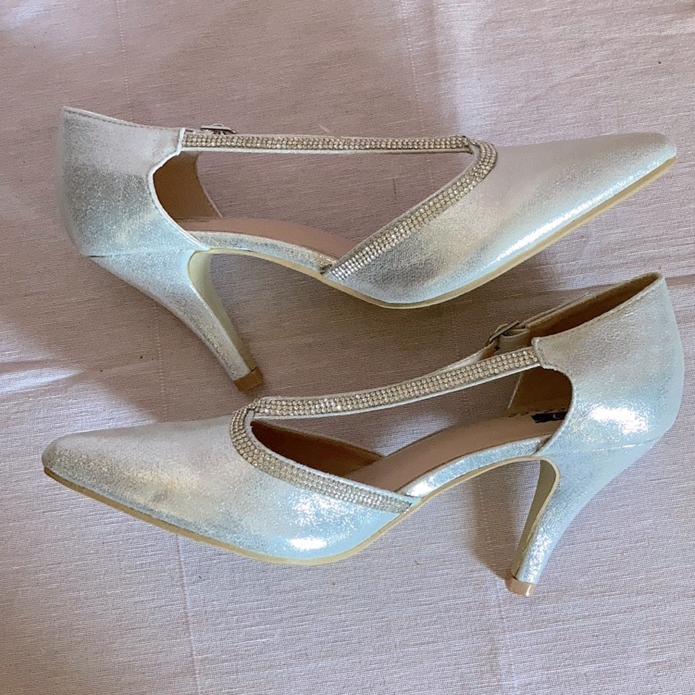 Dazzling Valhalla Women’s Shoes - Picture 3 of 6
